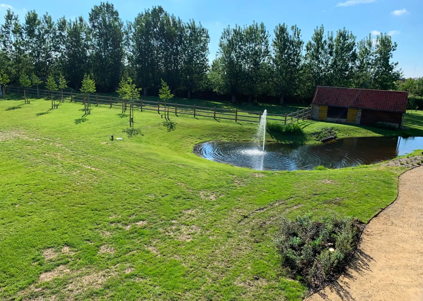 Realisatie tuinaanleg Leonie Leon events door Tuinaanleg Stijn Lycke